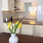Sunshine Apartment *