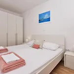 Sunshine Apartment *